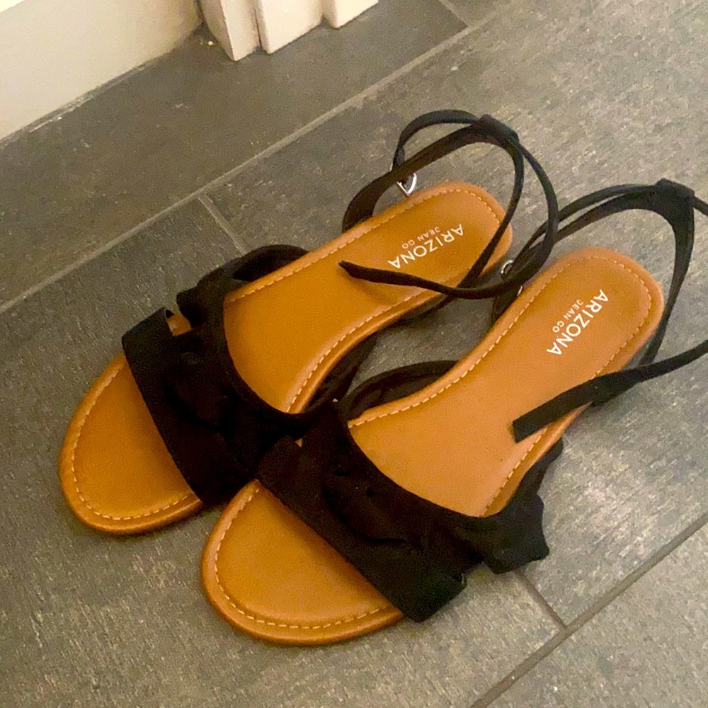 Arizona women’s black sandals